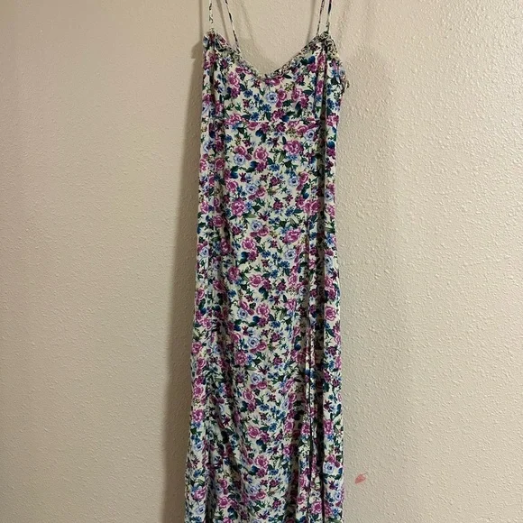Floral ZARA Dress - Picture 3 of 3